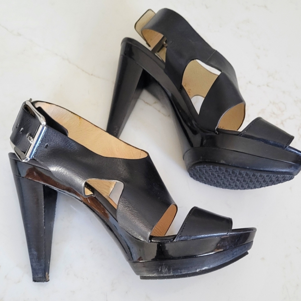 High heeled Black Sandals